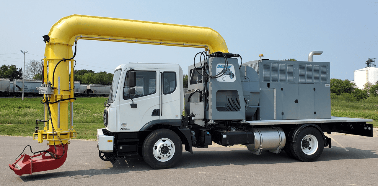 Grizzly Cold Air Blower Truck